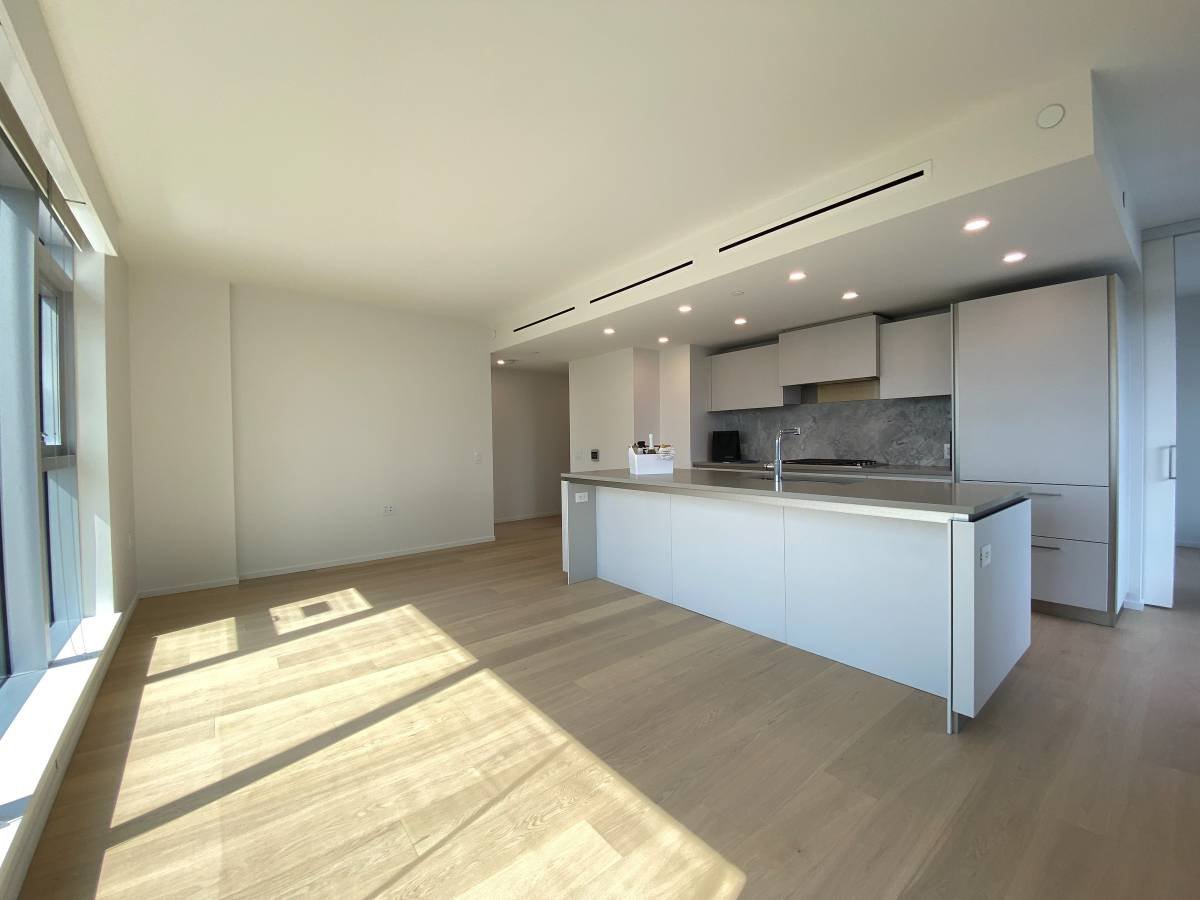 2 Bedroom Apartment for Rent - 889 Pacific St, Vancouver, BC 2