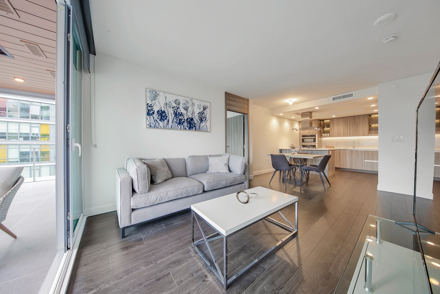 2 Bedroom Apartment for Rent - 1768 Cook St, Vancouver, BC 2