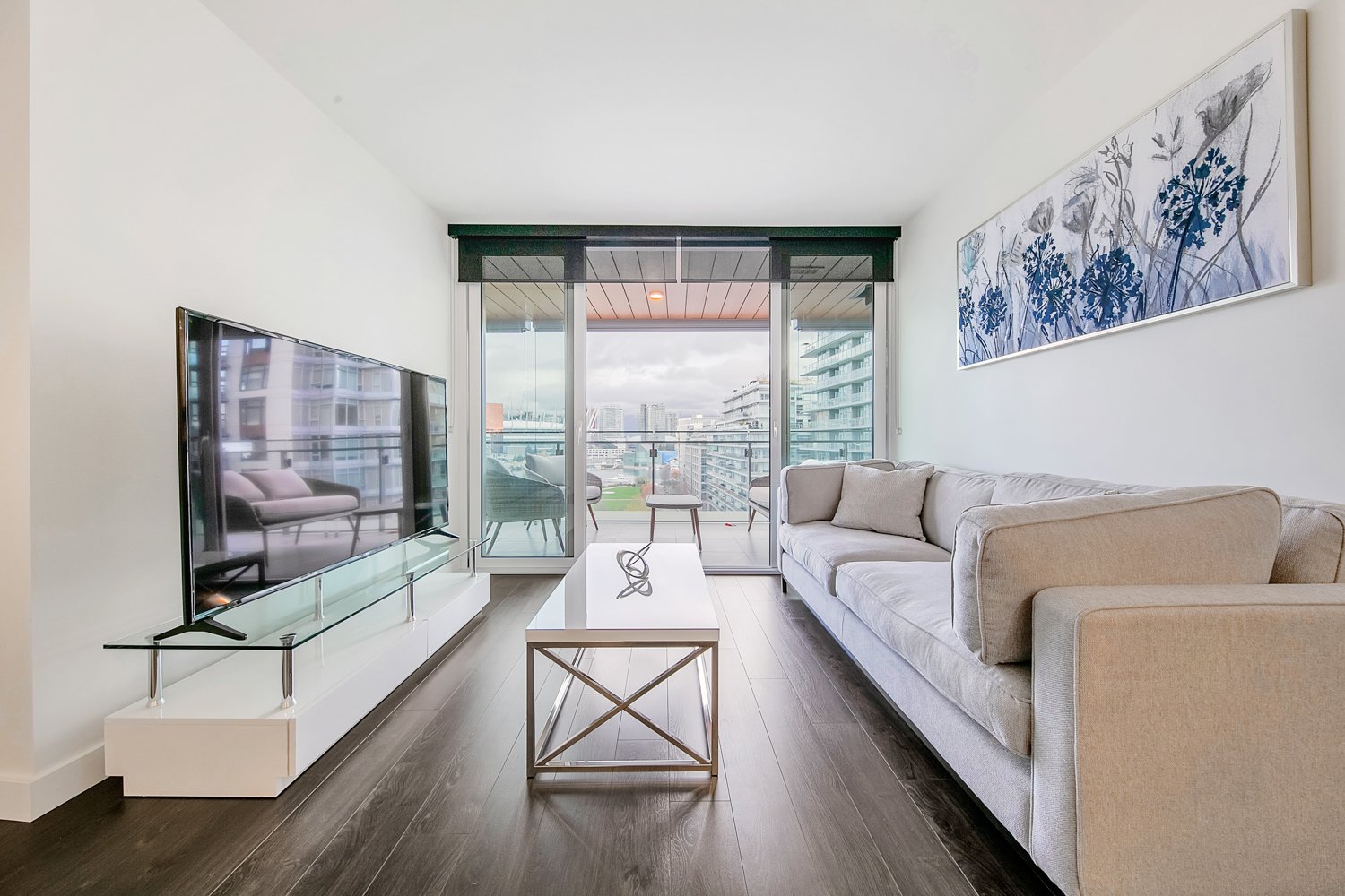 2 Bedroom Apartment for Rent - 1768 Cook St, Vancouver, BC 3