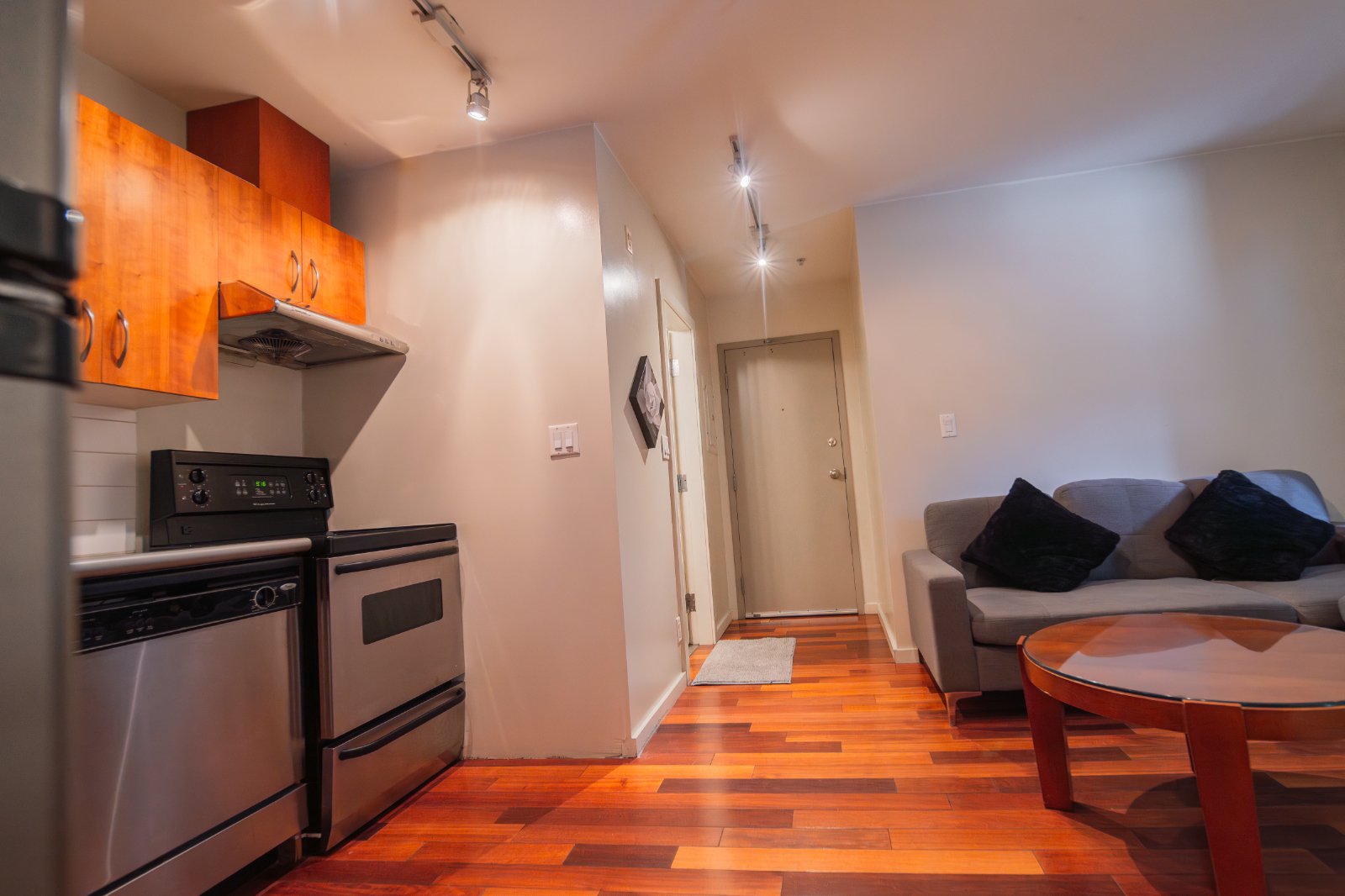 2 Bedroom Apartment for Rent - 440 Richards St, Vancouver, BC 5