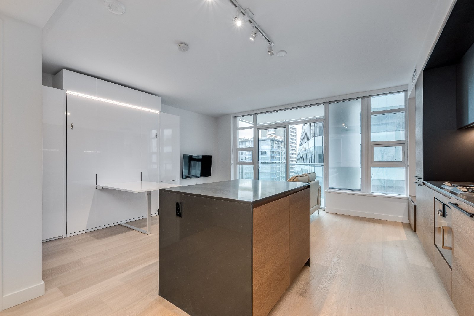 Studio Apartment for Rent - 1289 Hornby St, Vancouver, BC 4