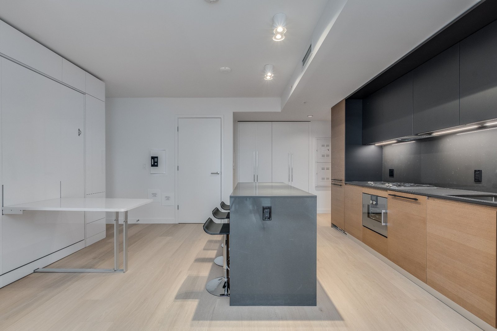 Studio Apartment for Rent - 1289 Hornby St, Vancouver, BC 2