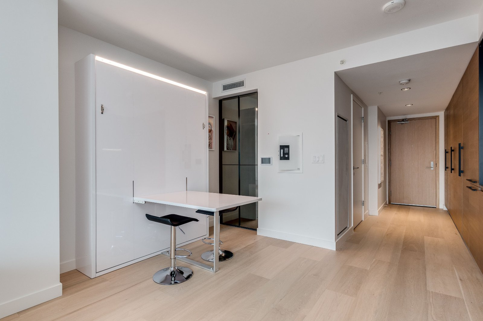 Studio Apartment for Rent - 1289 Hornby St, Vancouver, BC 3