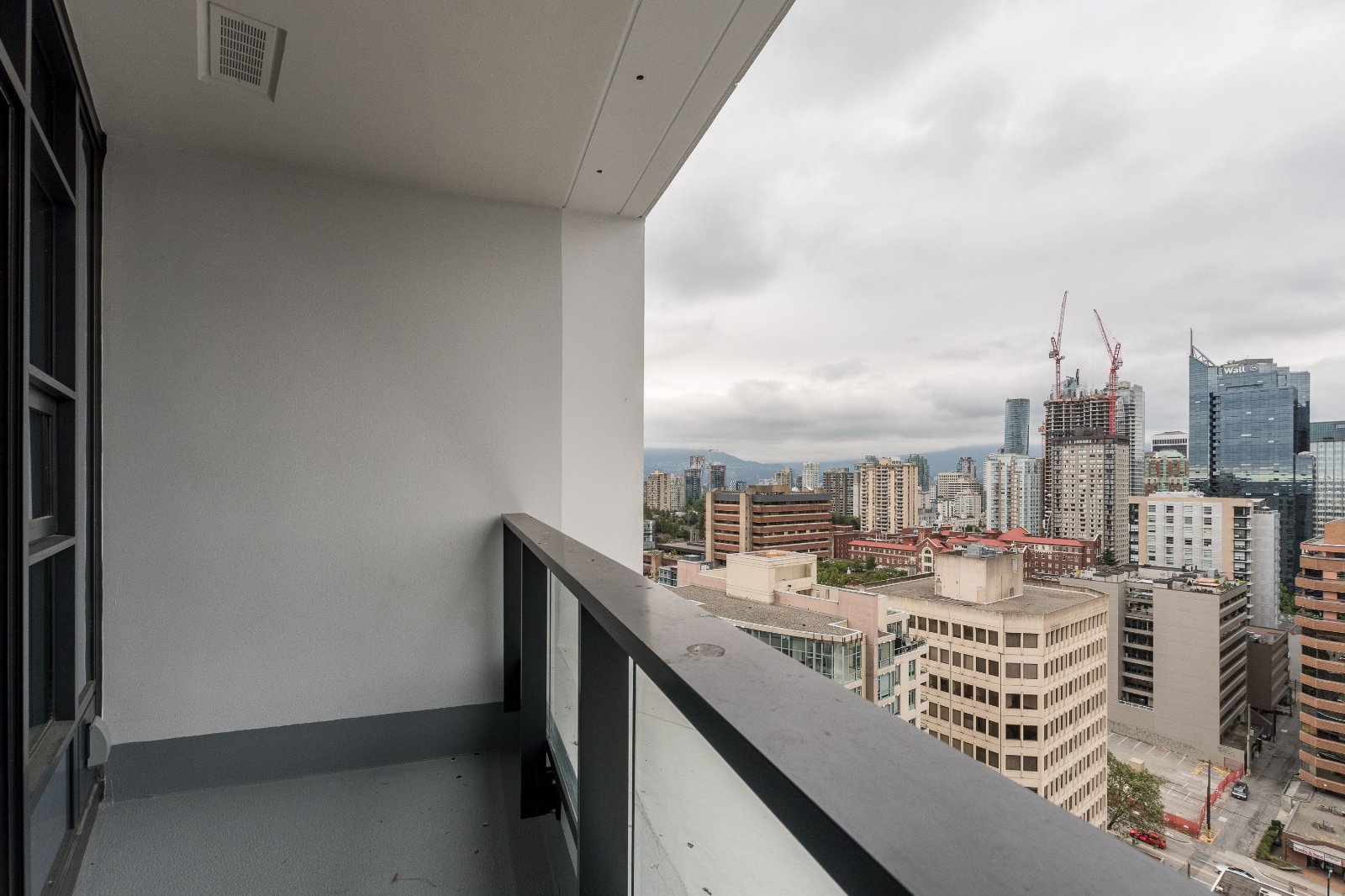 Studio Apartment for Rent - 1289 Hornby St, Vancouver, BC 5