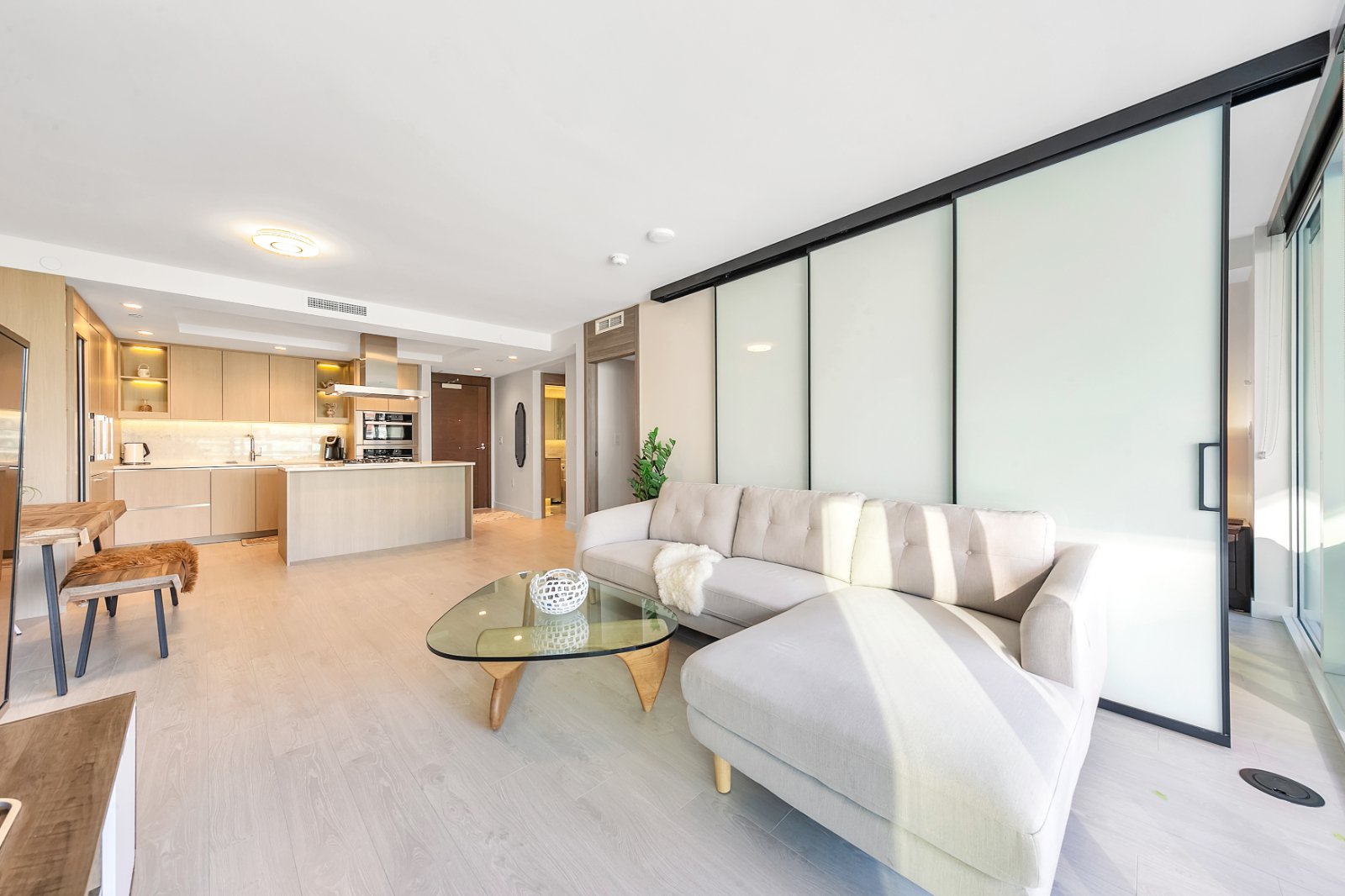 2 Bedroom Apartment for Rent - 1768 Cook St, Vancouver, BC 3