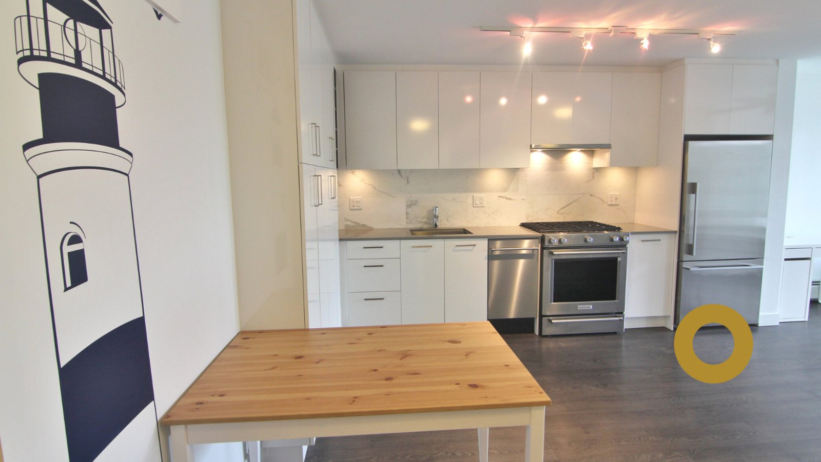 2 Bedroom Apartment for Rent - 231 Pender St E, Vancouver, BC 3