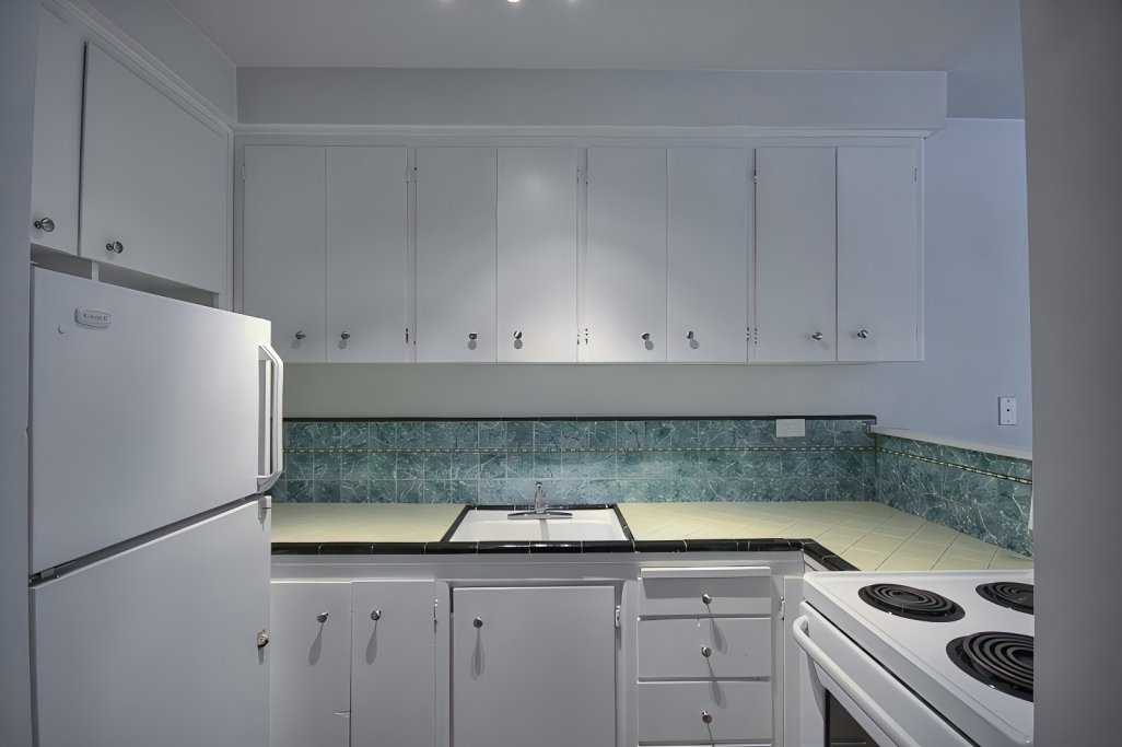 Studio Apartment for Rent - 1540 Haro St, Vancouver, BC 4