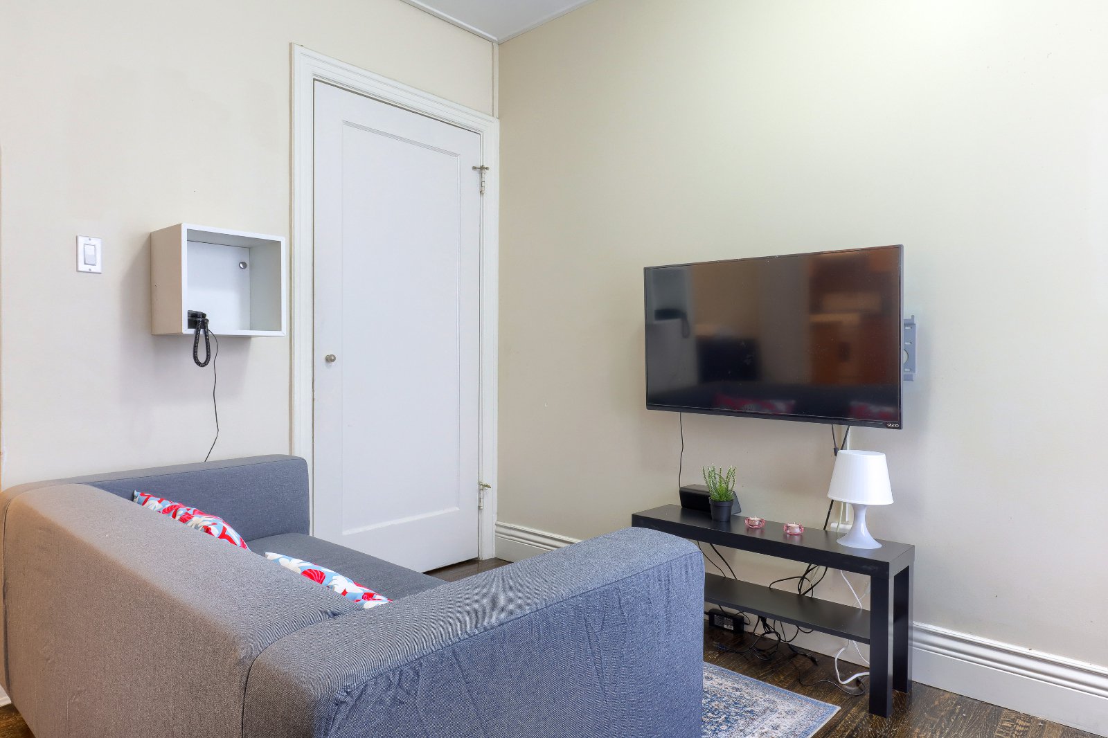 3 Bedroom Apartment for Rent - 935 Jervis St, Vancouver, BC 2