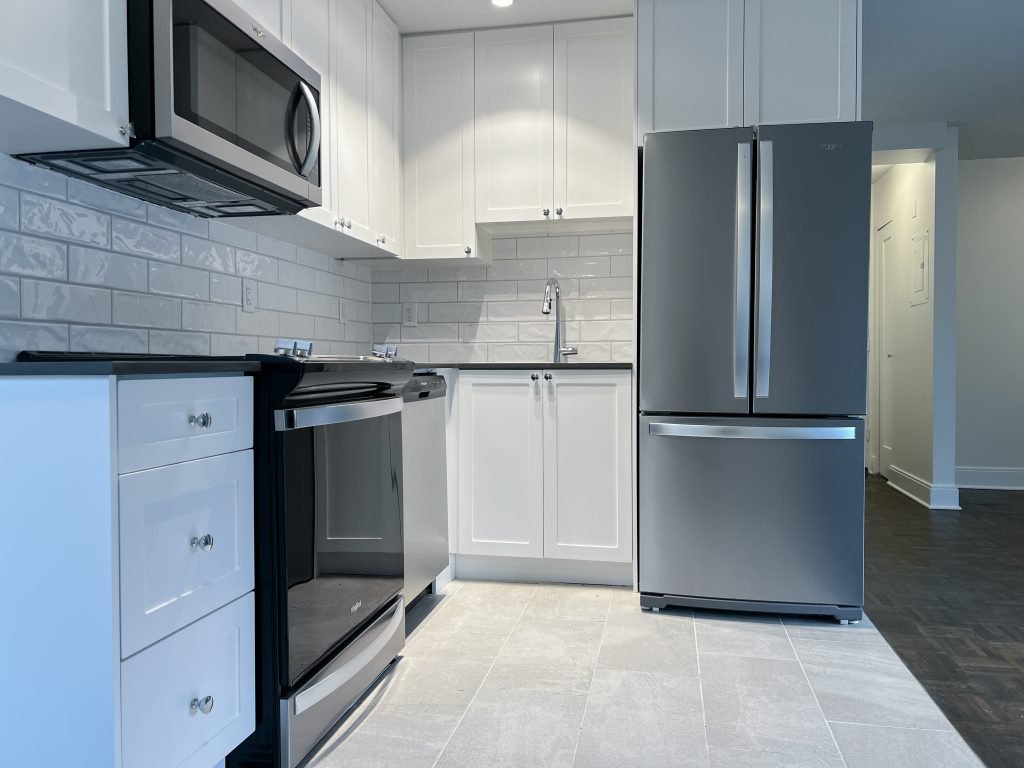 Studio Apartment for Rent - 1320 Bute St, Vancouver, BC 2
