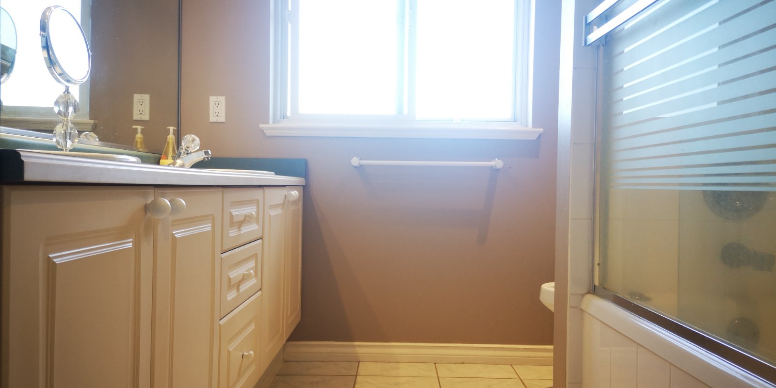 Room in House for Rent - 81 Ave, Surrey, BC 3