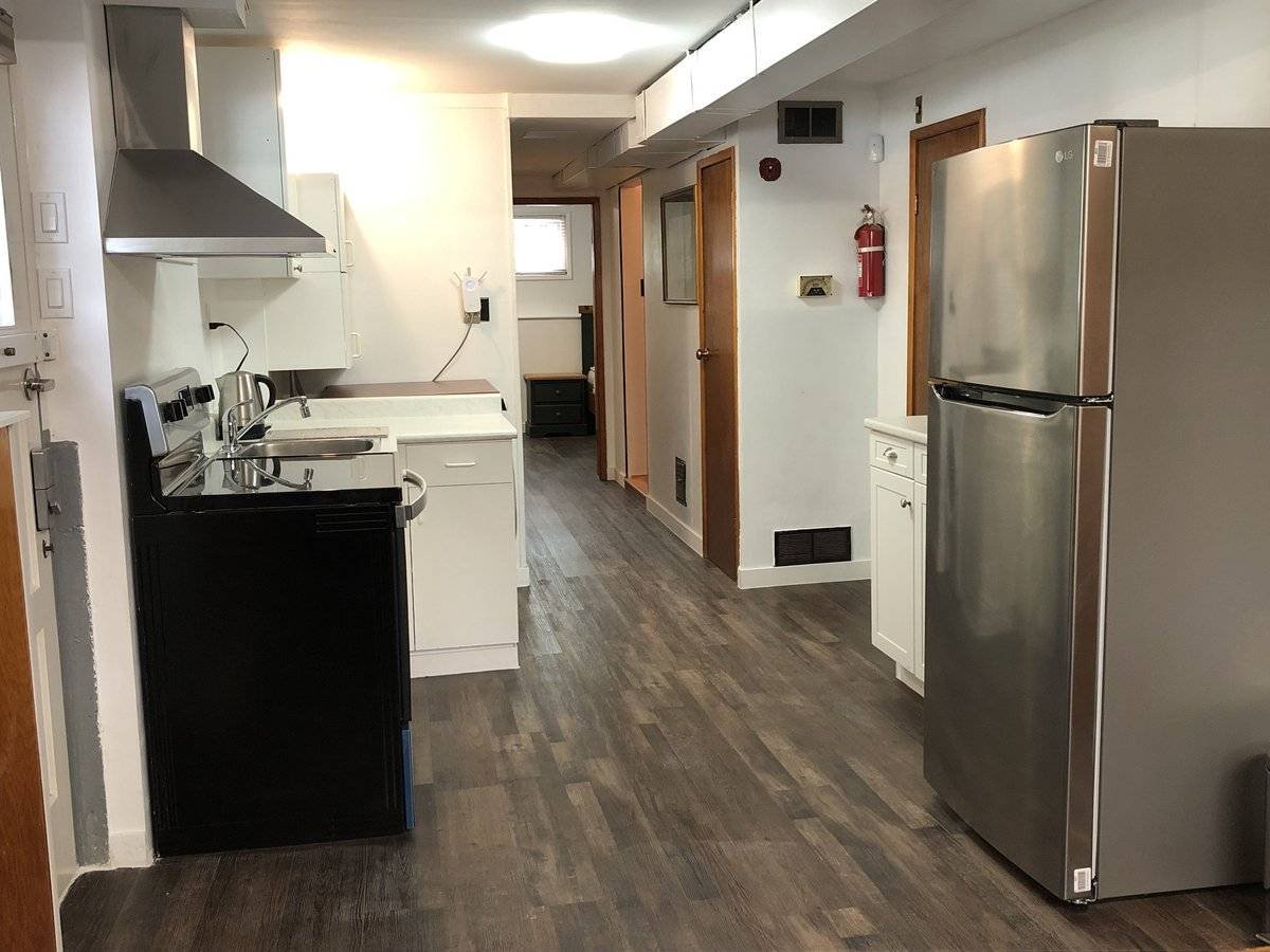 Room in House for Rent - Cedarwood Ct, Burnaby, BC 3