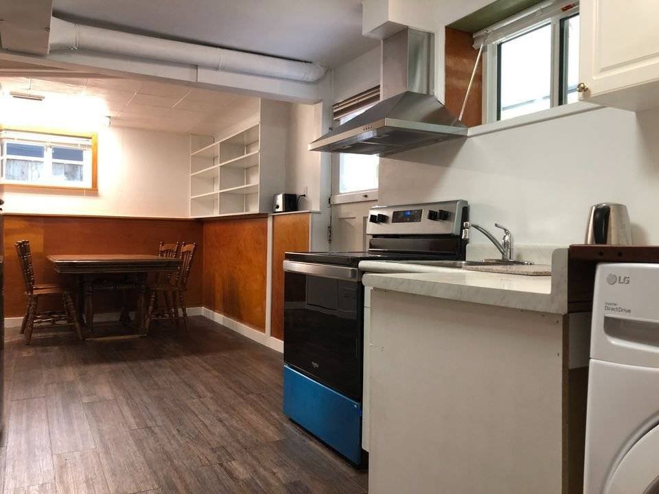 Room in House for Rent - Cedarwood Ct, Burnaby, BC 4