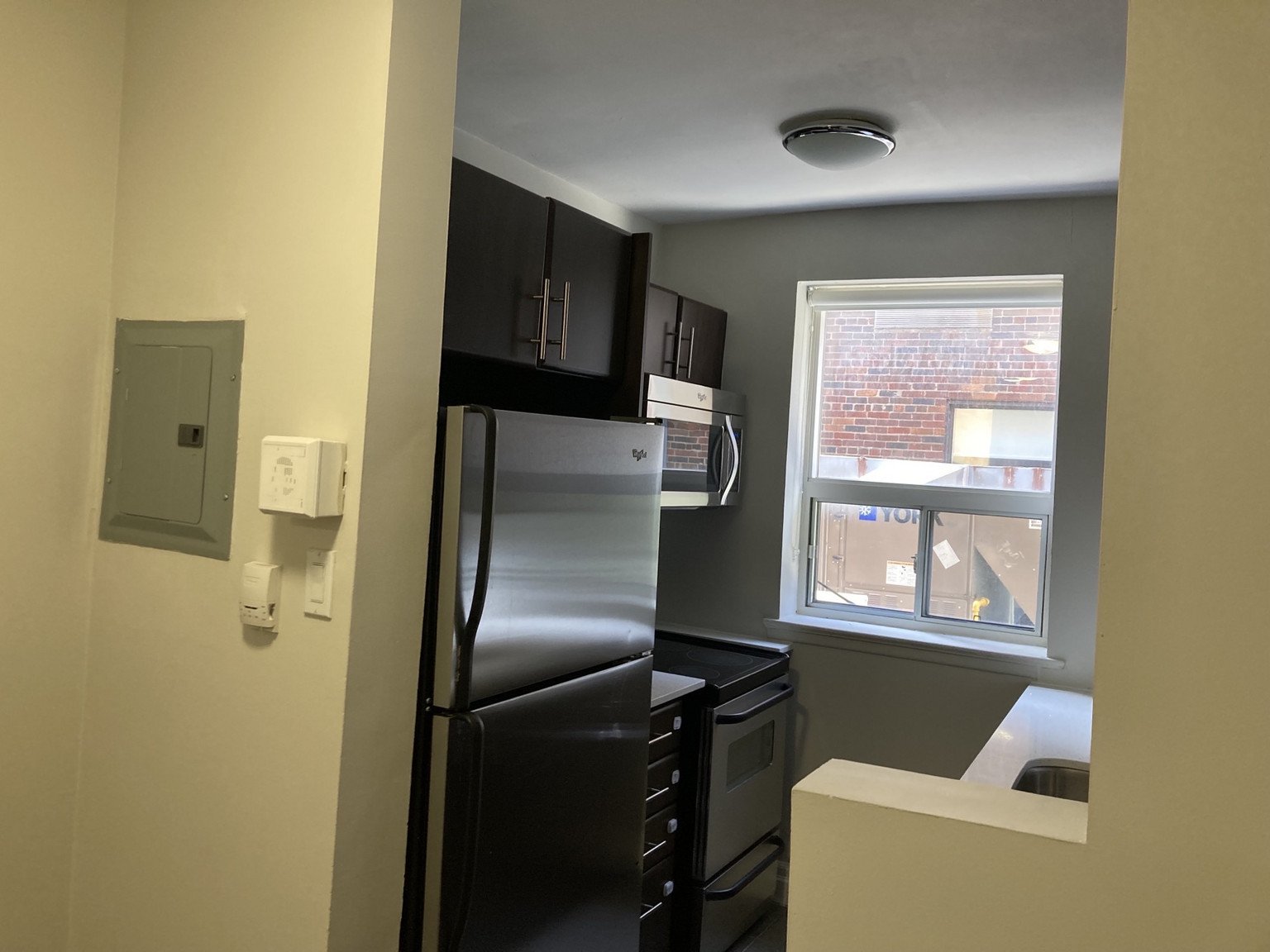 2 Bedroom Apartment for Rent - 3 Broadway Ave, Toronto, ON 4