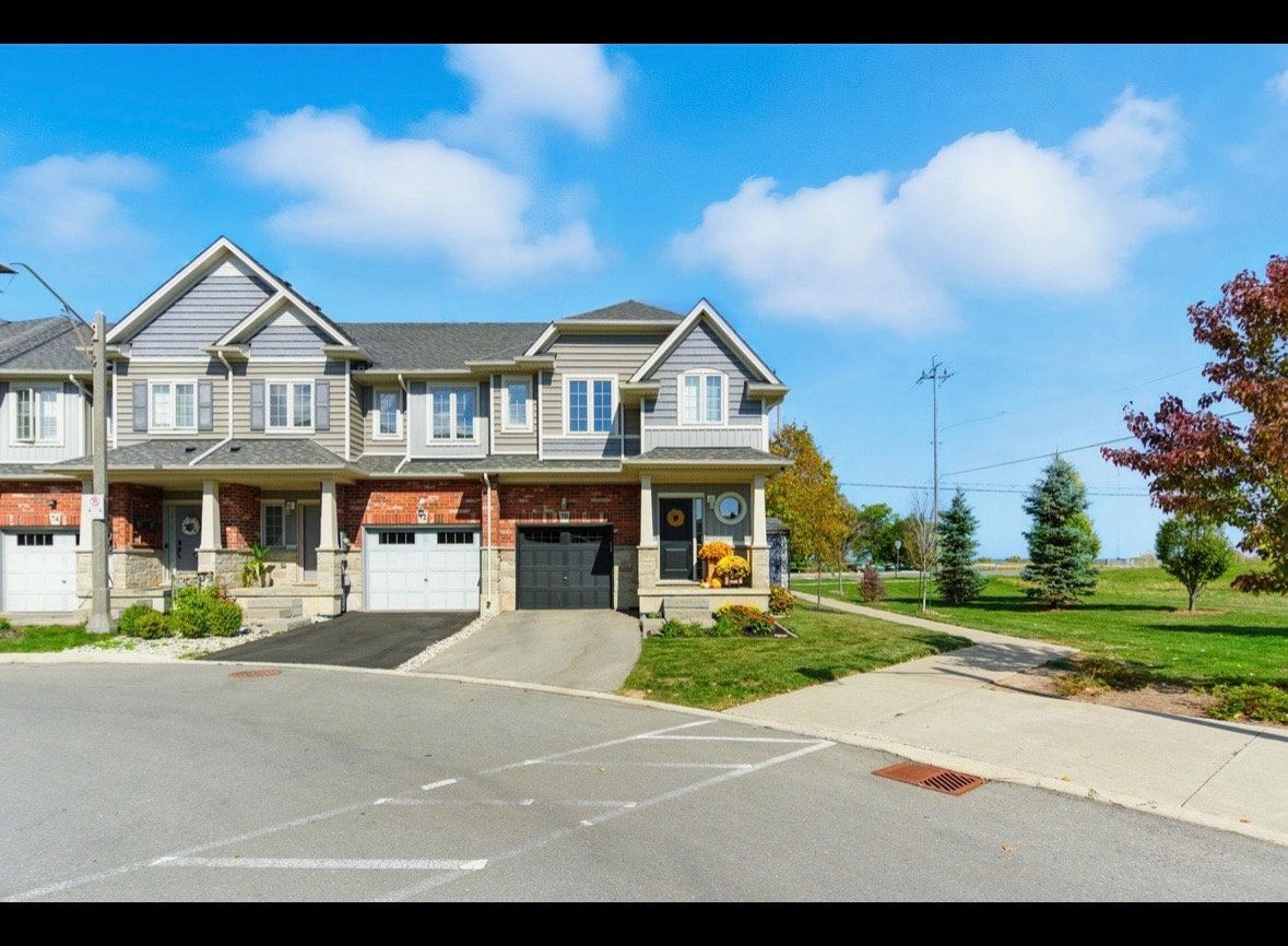 3 Bedroom Townhouse for Rent - Dunrobin Ln, Grimsby, ON 2