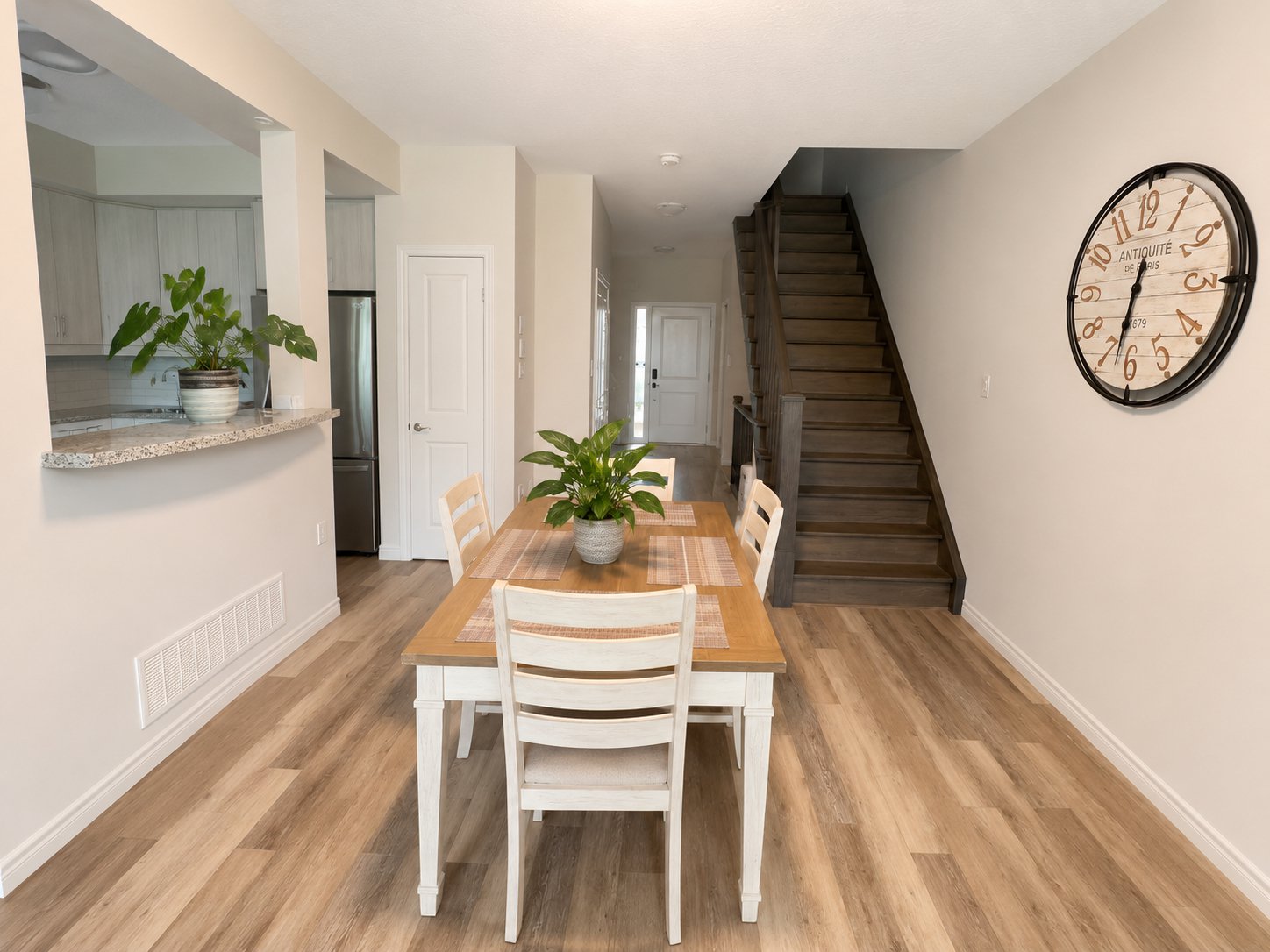 3 Bedroom Townhouse for Rent - Dunrobin Ln, Grimsby, ON 3