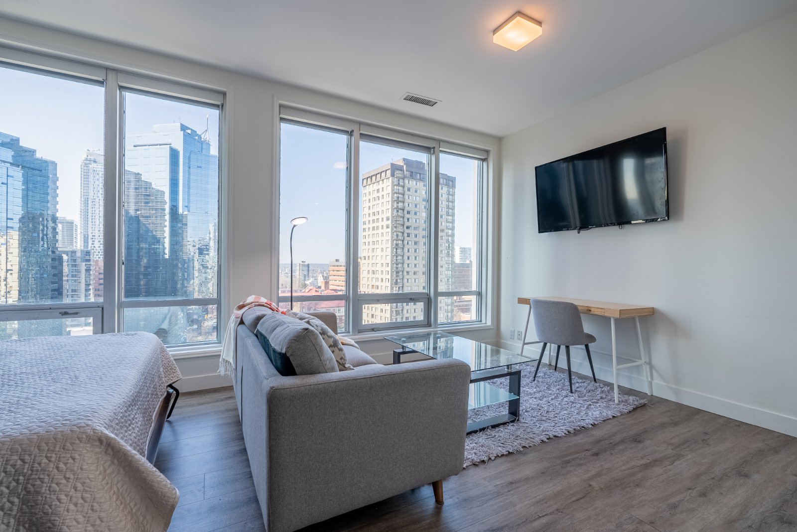 Studio Apartment for Rent - 989 Nelson St, Vancouver, BC 3
