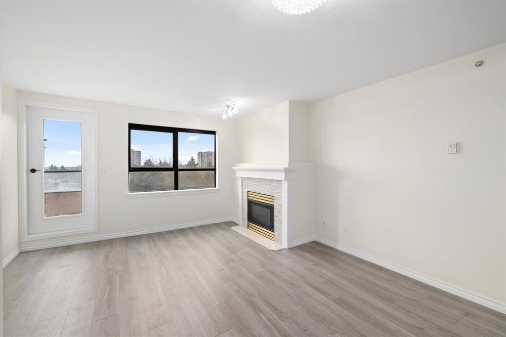 3 Bedroom Apartment for Rent - 6611 Cooney Rd, Richmond, BC 5