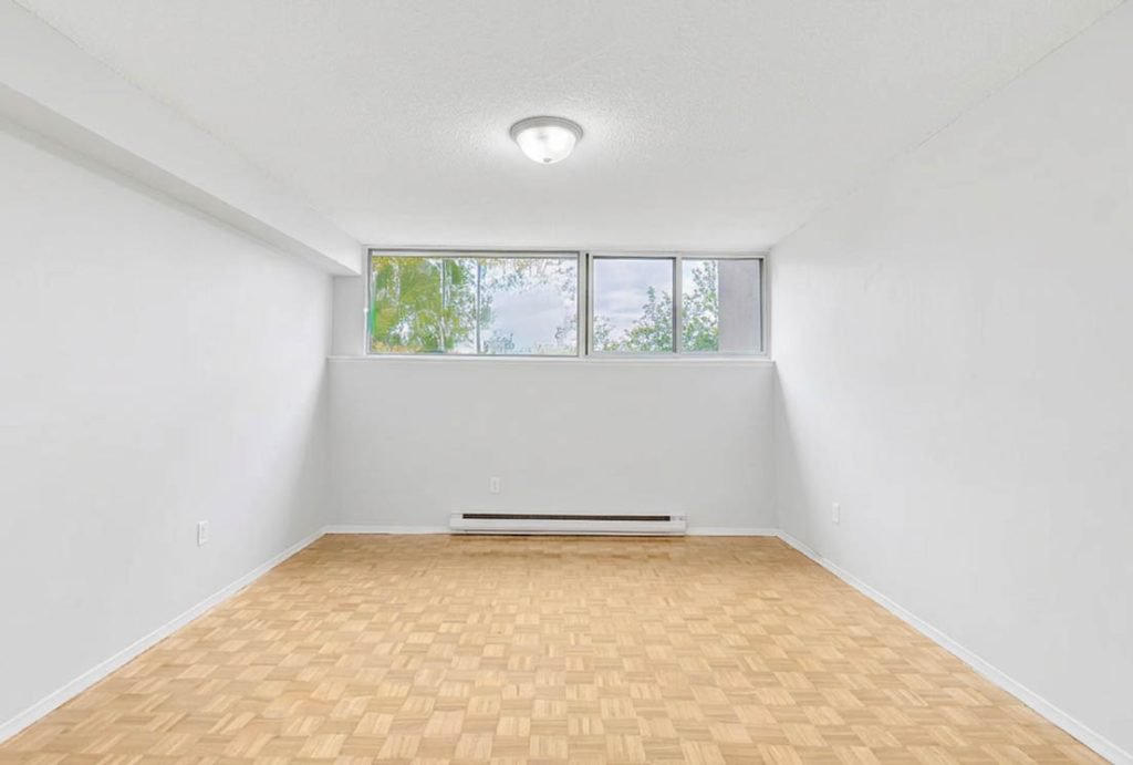 3 Bedroom Apartment for Rent - 525 St Lawrence St, Oshawa, ON 2