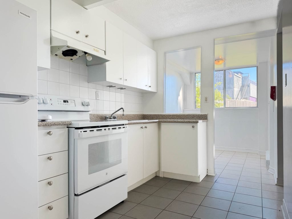 3 Bedroom Apartment for Rent - 525 St Lawrence St, Oshawa, ON 4