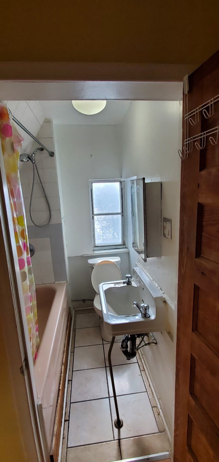 Room in House for Rent - Dundas St E, Toronto, ON 5