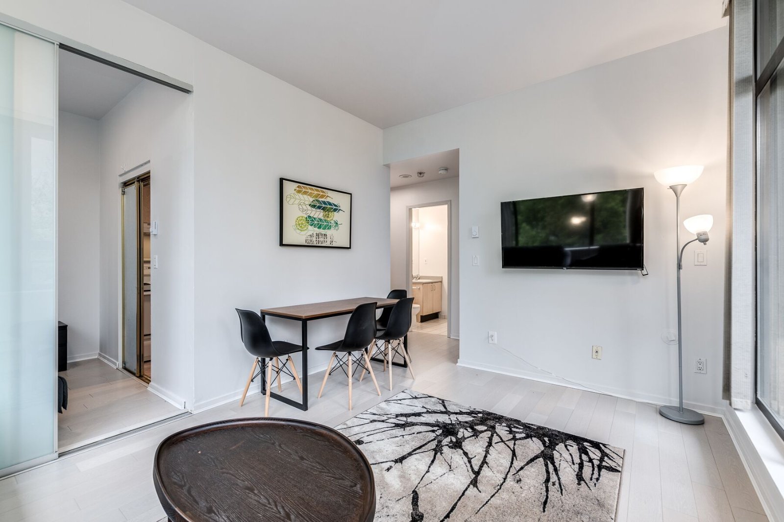 2 Bedroom Apartment for Rent - 1010 Howe Street, Vancouver, BC 2