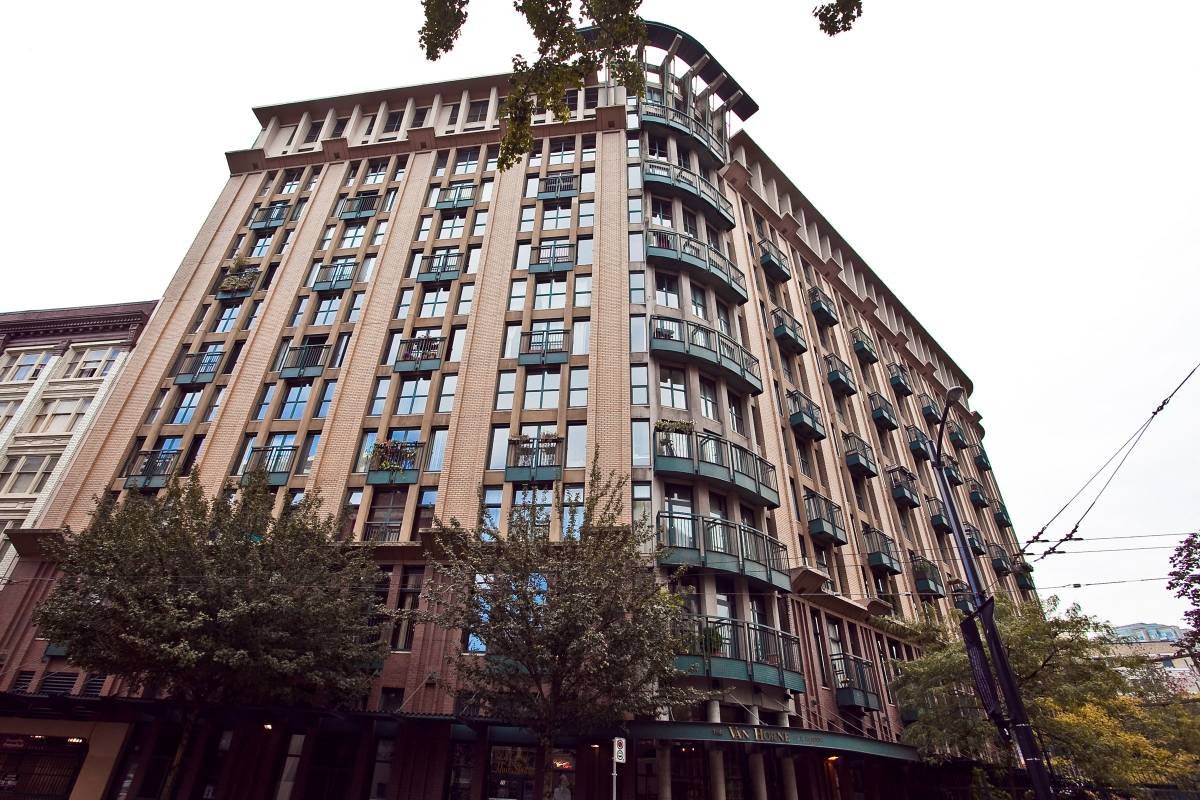 Studio Apartment for Rent - 22 Cordova St E, Vancouver, BC 2