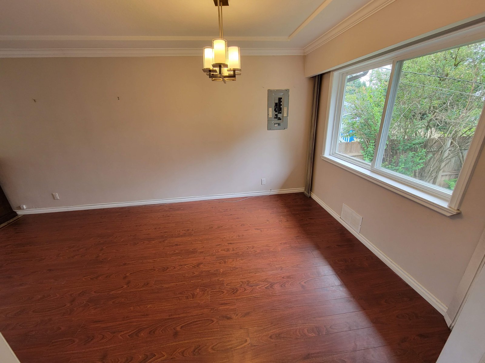 5 Bedroom House for Rent - 11th Ave, Burnaby, BC 2