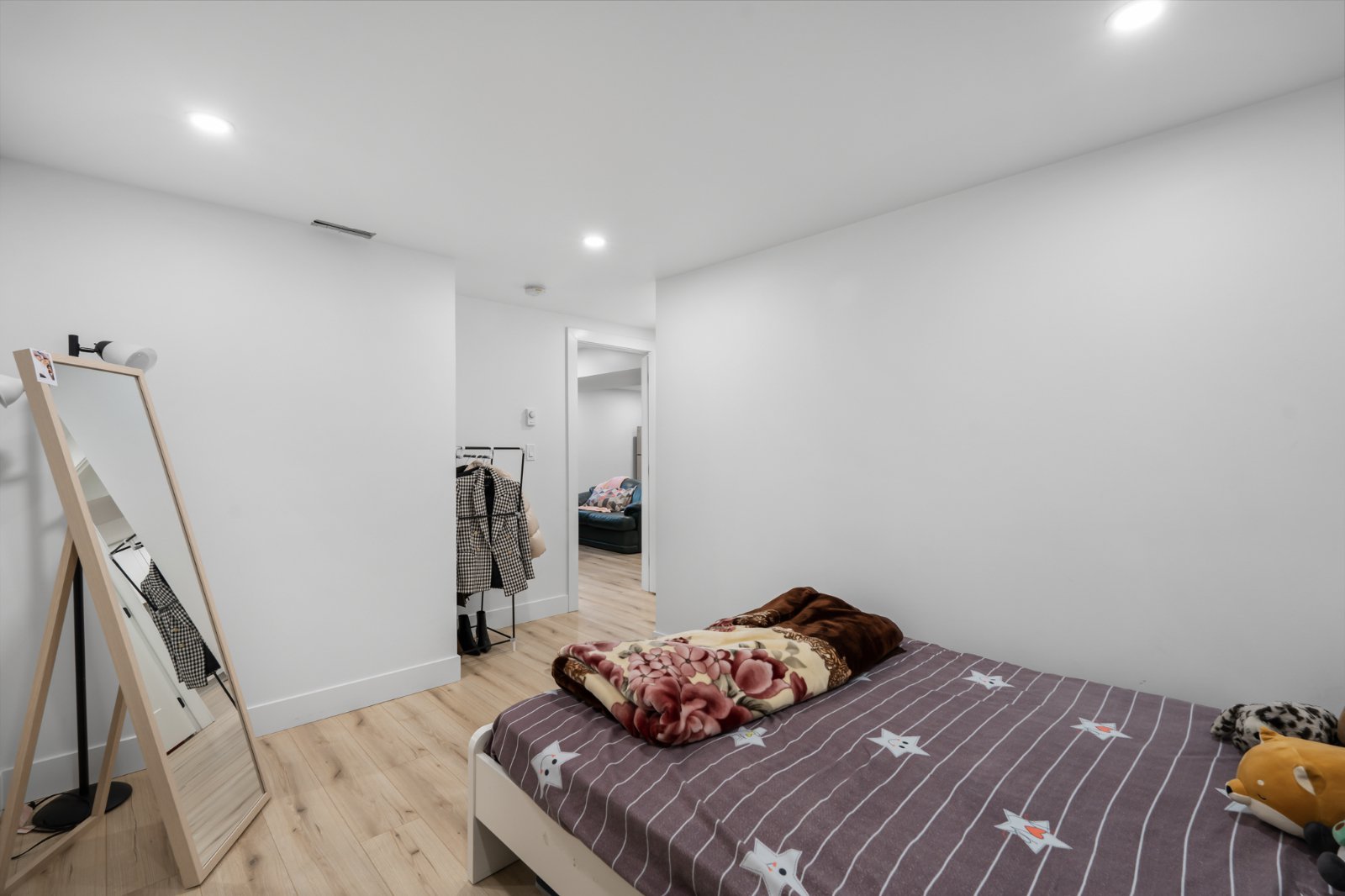 2 Bedroom Private Suite for Rent - Marine Dr, Burnaby, BC 3