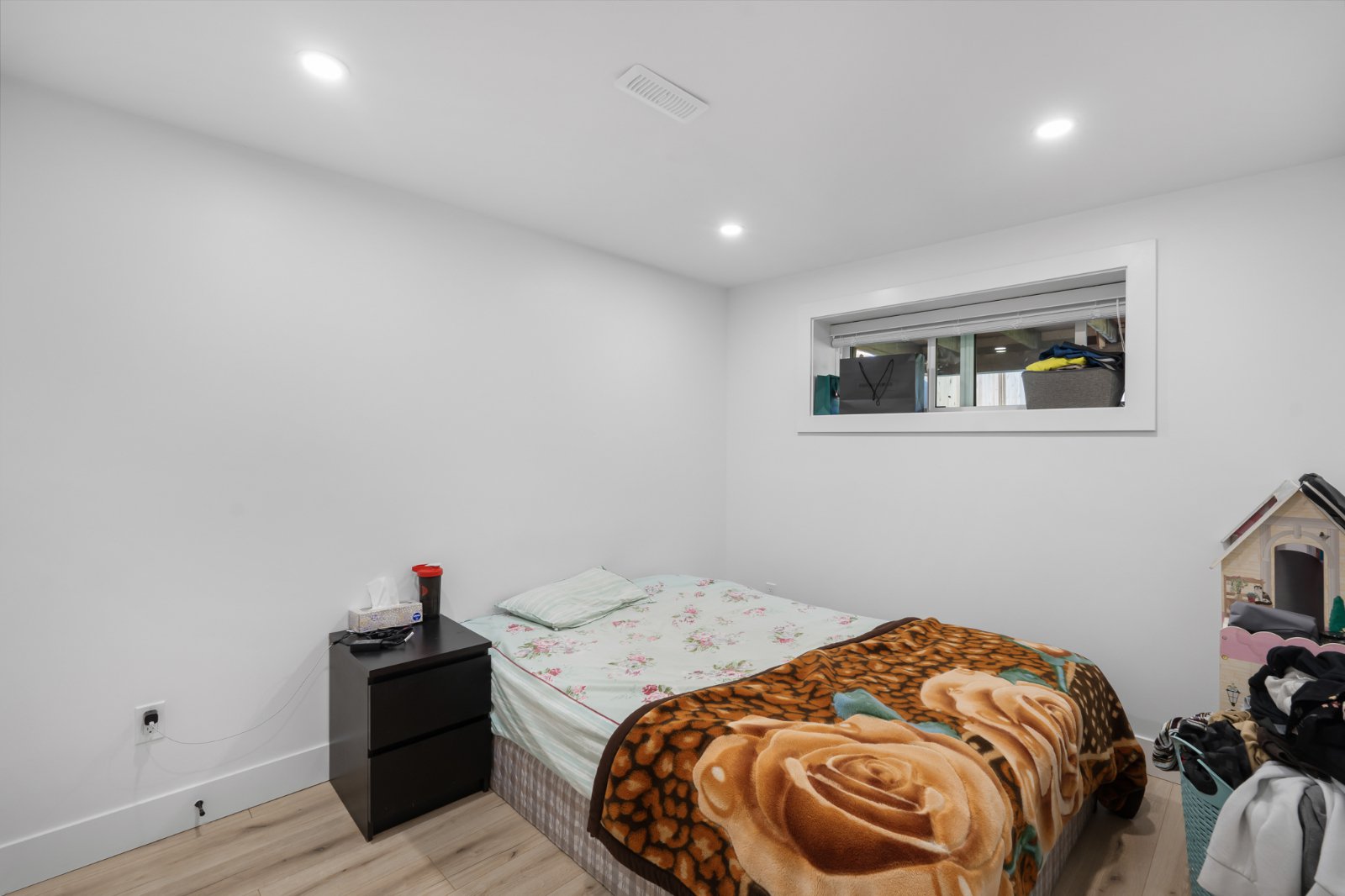 2 Bedroom Private Suite for Rent - Marine Dr, Burnaby, BC 5
