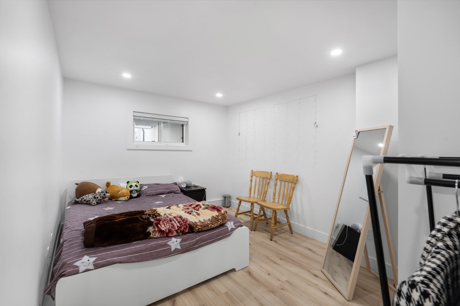 2 Bedroom Private Suite for Rent - Marine Dr, Burnaby, BC 4