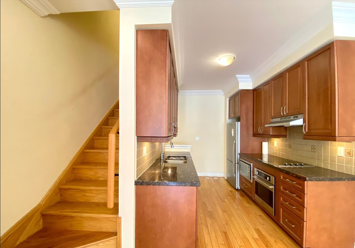 3 Bedroom House for Rent - Hargrave Ln, Toronto, ON 5