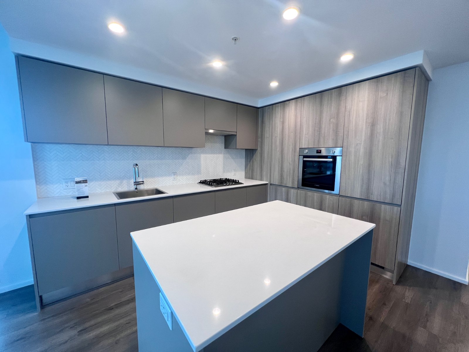 2 Bedroom Apartment for Rent - 3833 Evergreen Place, Burnaby, BC 4