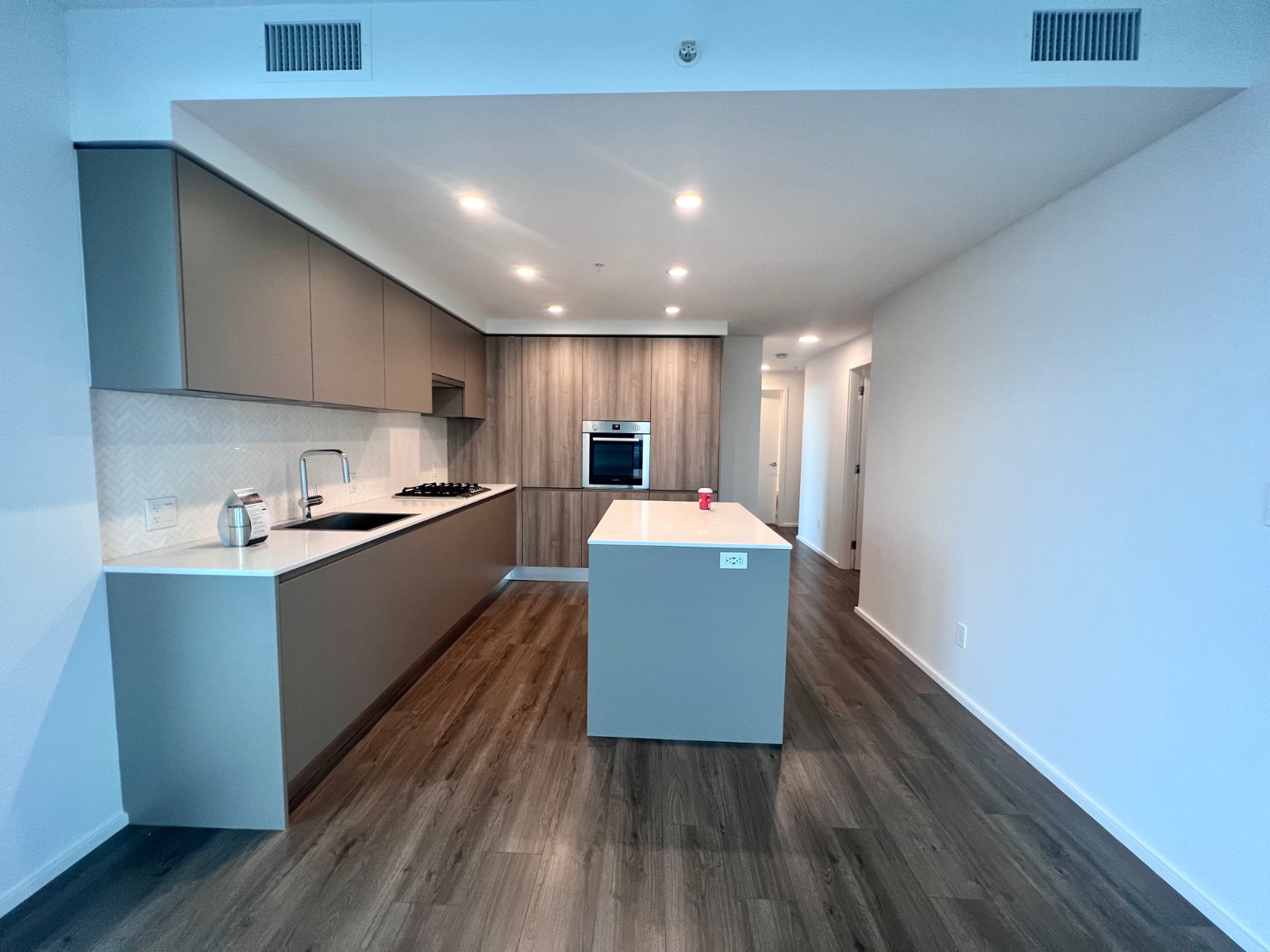 2 Bedroom Apartment for Rent - 3833 Evergreen Place, Burnaby, BC 3