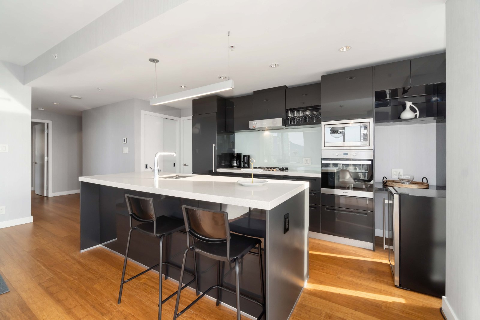 2 Bedroom Apartment for Rent - 777 Richards St, Vancouver, BC 5