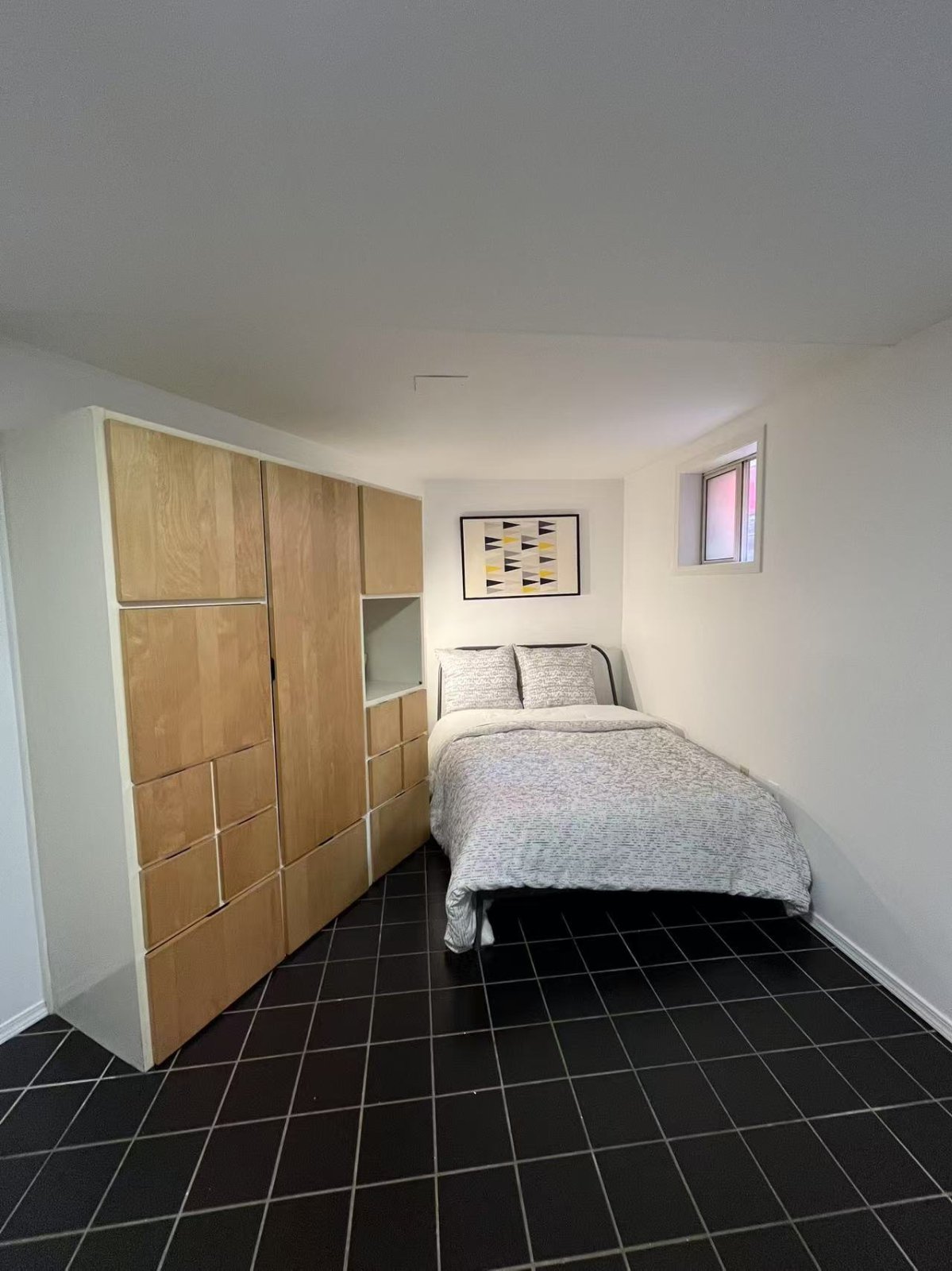 Studio Apartment for Rent - 1517 Comox St, Vancouver, BC 3
