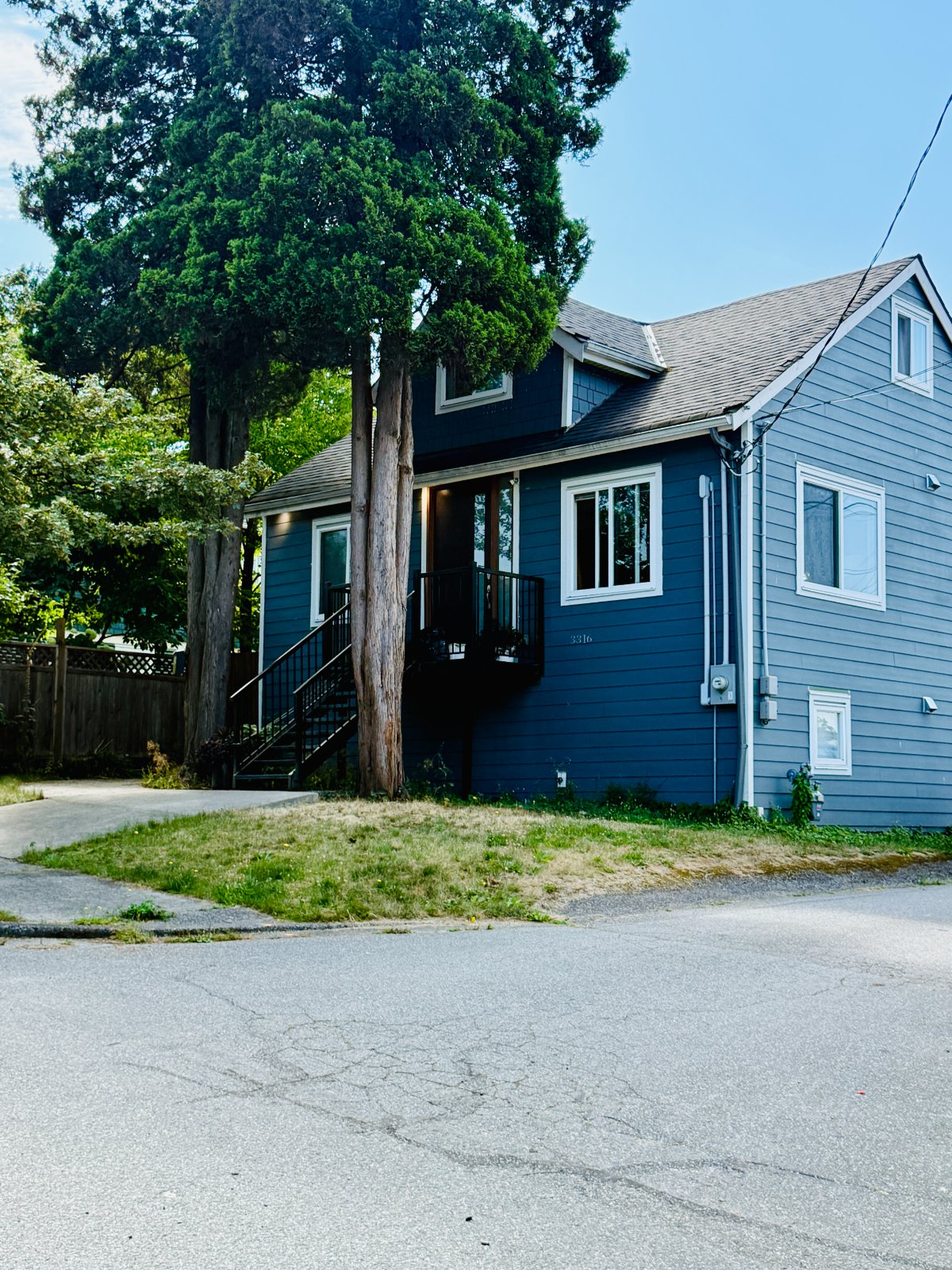 2 Bedroom Private Suite for Rent - 3316 E Georgia St, Vancouver, BC 4