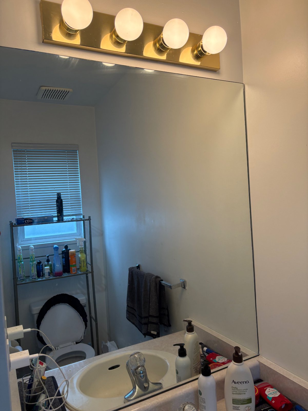 Room in House for Rent - 3118 E 29th Ave, Vancouver, BC 5