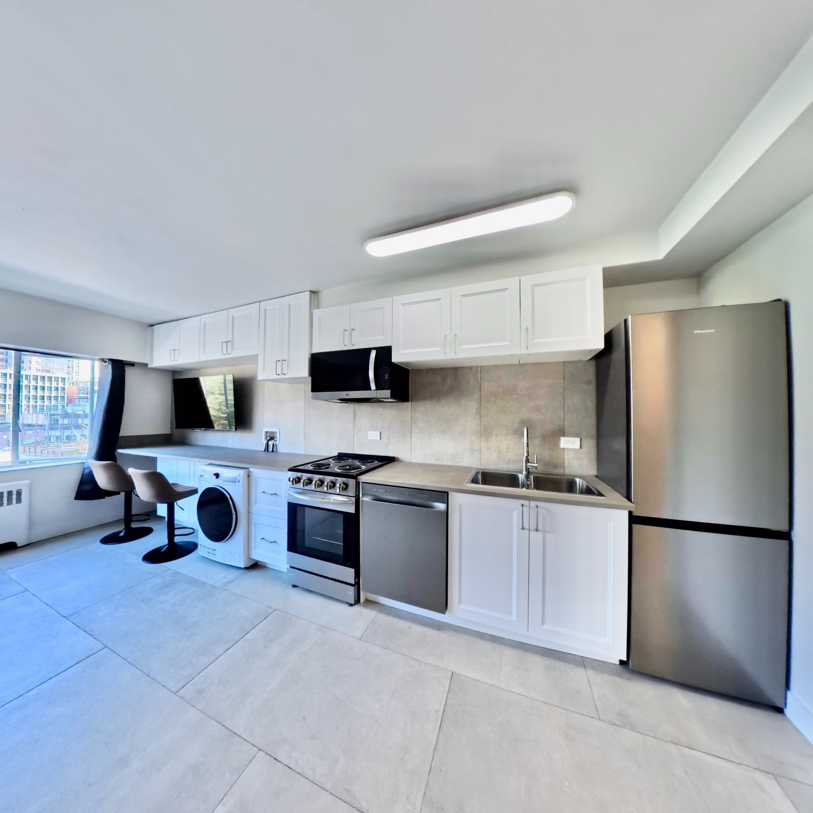 Studio Apartment for Rent - 1540 Haro St, Vancouver, BC 2