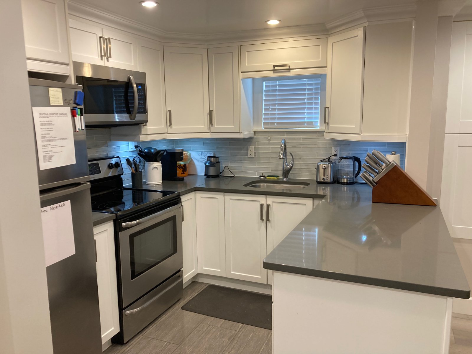 Room in Apartment for Rent - 1550 Comox St, Vancouver, BC 3