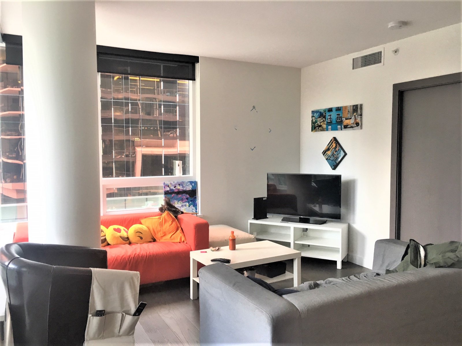 2 Bedroom Apartment for Rent - 68 Smithe St, Vancouver, BC 3