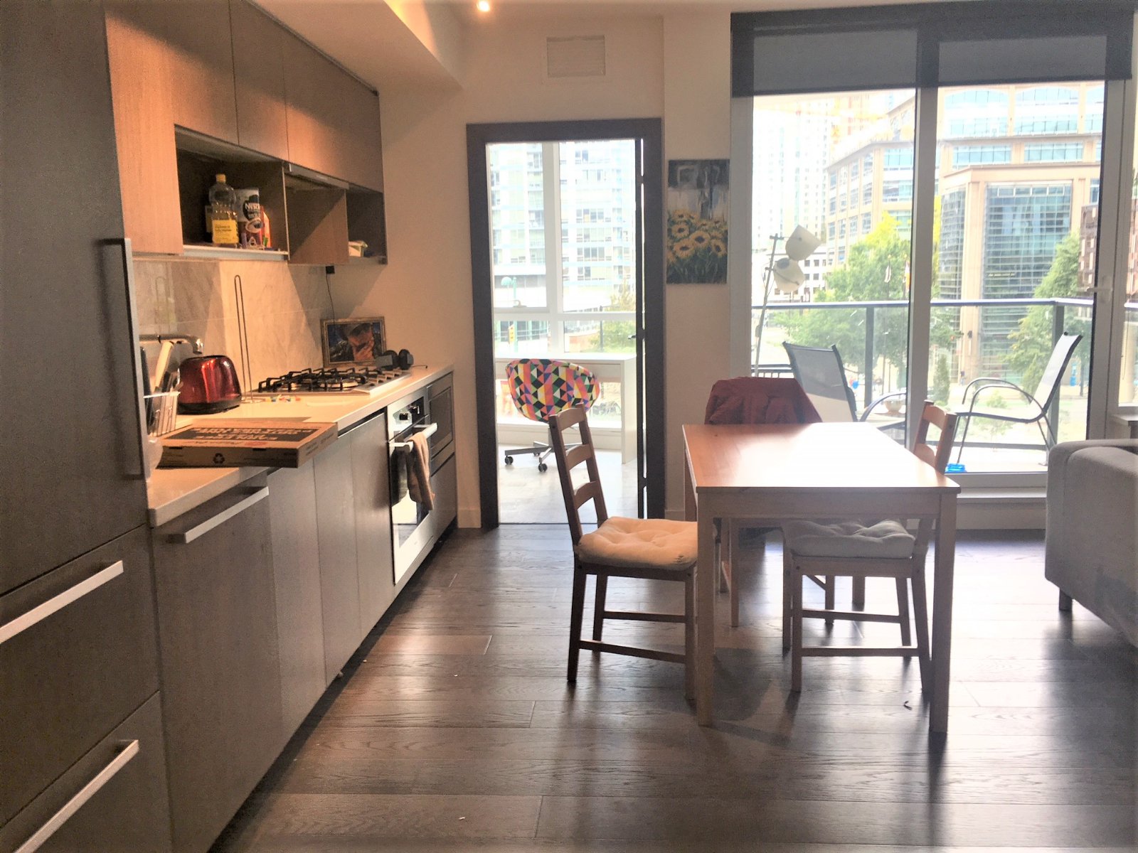 2 Bedroom Apartment for Rent - 68 Smithe St, Vancouver, BC 4