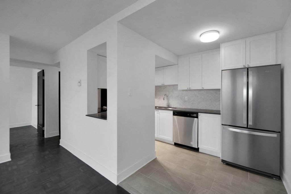 Studio Apartment for Rent - 1100 Harwood St, Vancouver, BC 2