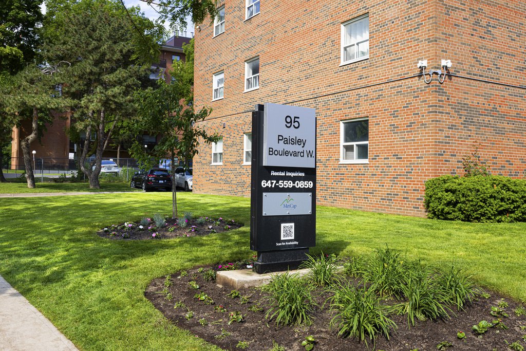 2 Bedroom Apartment for Rent - 95 Paisley Blvd W, Mississauga, ON 5