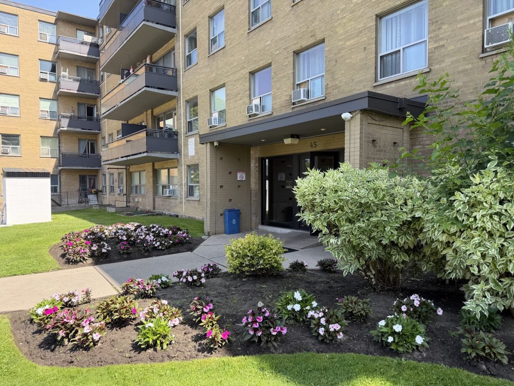 2 Bedroom Apartment for Rent - 45 Greencrest Cir, Scarborough, ON 3