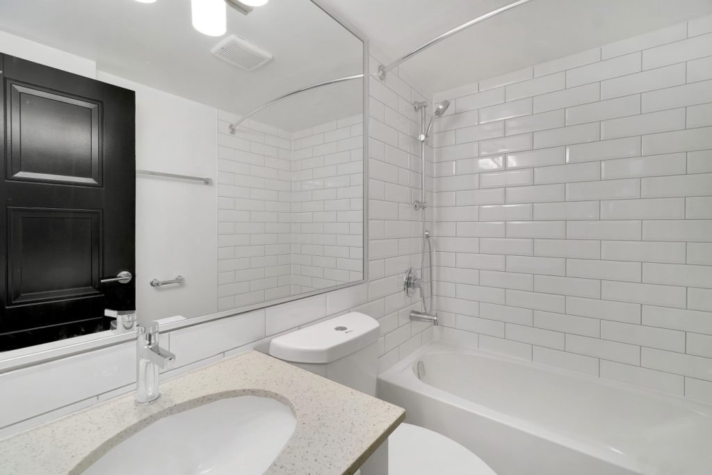 Studio Apartment for Rent - 1454 Pendrell St, Vancouver, BC 3