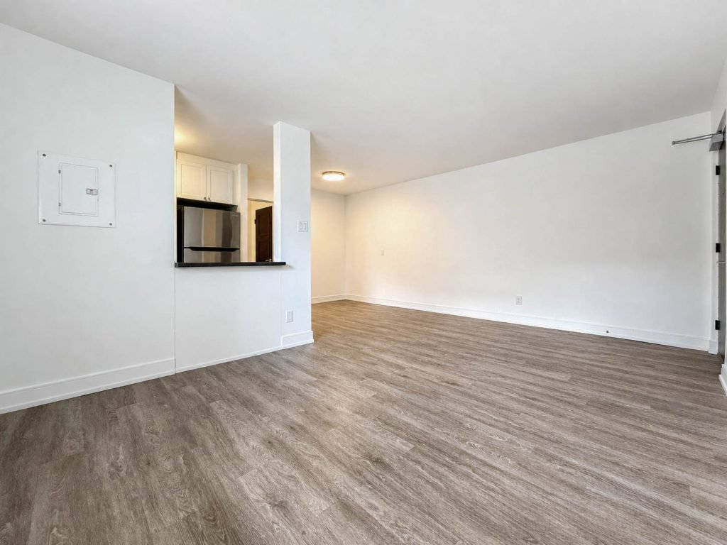 2 Bedroom Apartment for Rent - 12 Kinsdale Boulevard, Etobicoke, ON 4