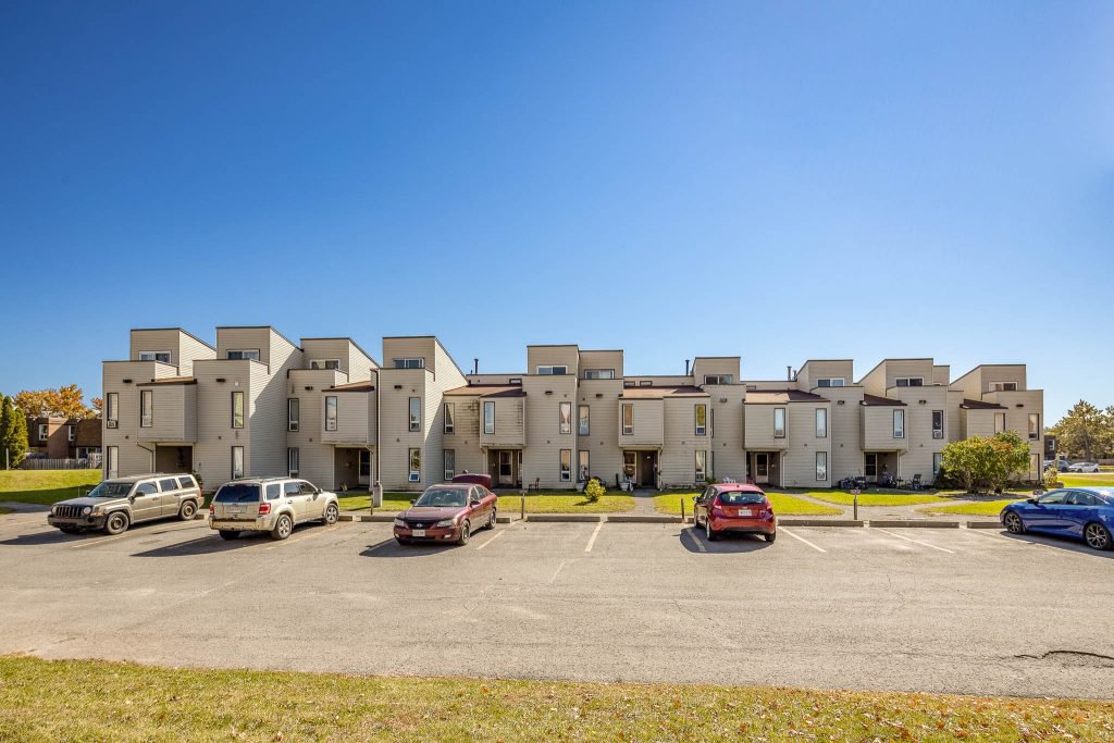 2 Bedroom Apartment for Rent - 3528-3532, 3550 & 3590 Downpatrick Road, Ottawa, ON 2