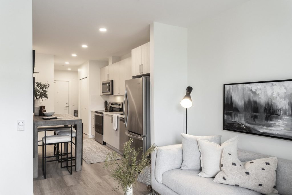 Studio Apartment for Rent - 717 Como Lake Avenue, Coquitlam, BC 3