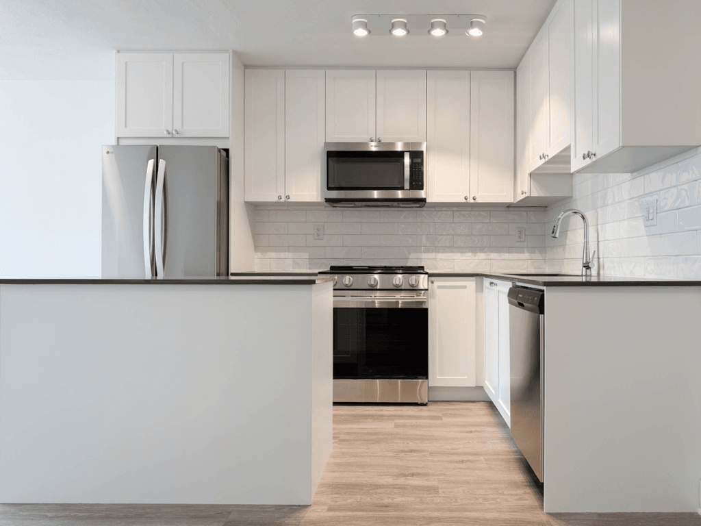 Studio Apartment for Rent - 7360, 7376 Halifax Street, Burnaby, BC 2