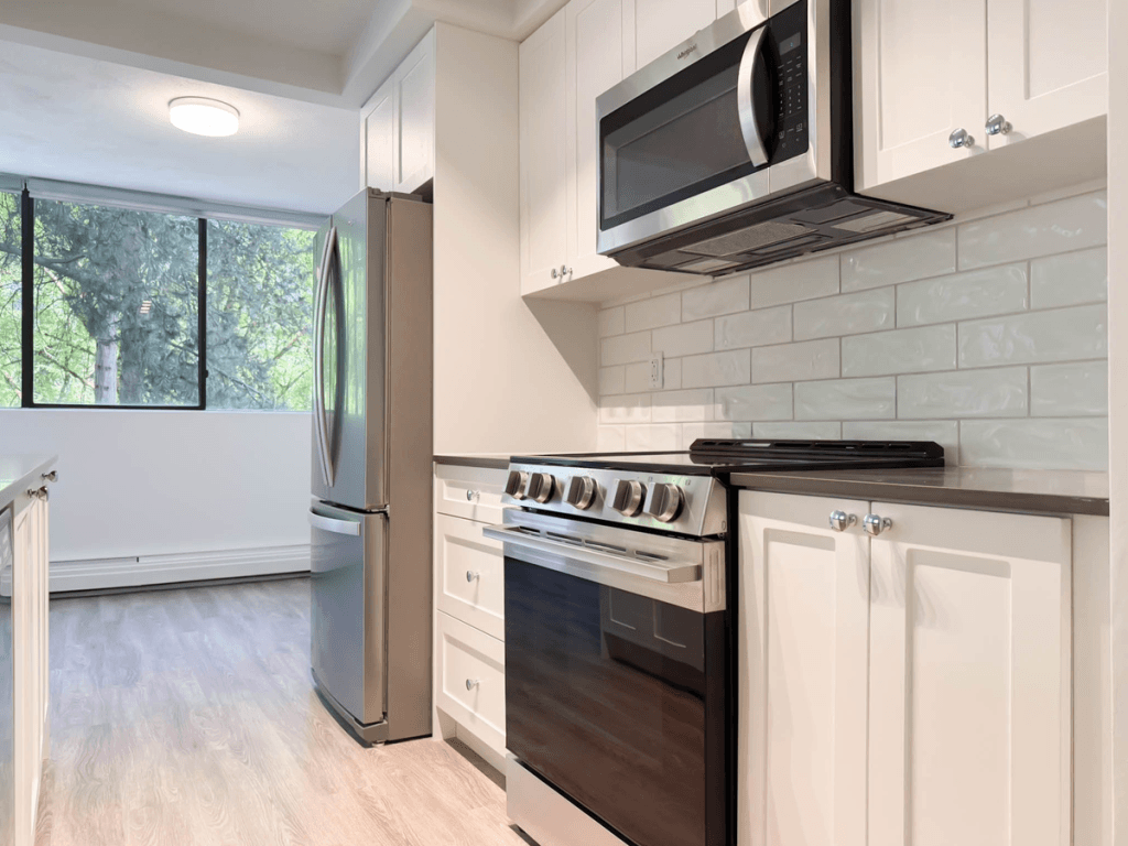 Studio Apartment for Rent - 7360, 7376 Halifax Street, Burnaby, BC 4